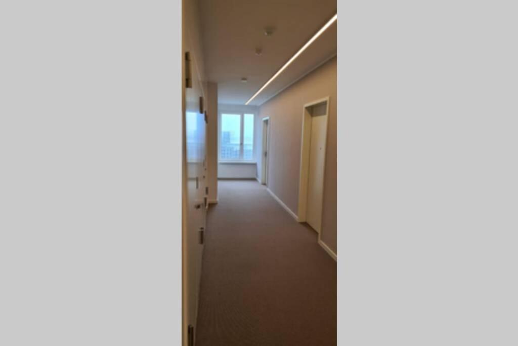 Studio Apartment Uber Den Wolken Berlin Ngoại thất bức ảnh